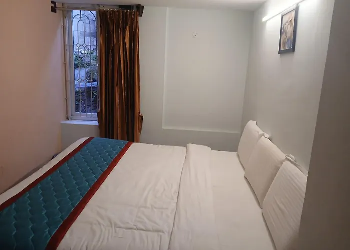 Ponmurugan Residency